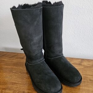 UGG Bailey Bow II Black.  Womens Size 7